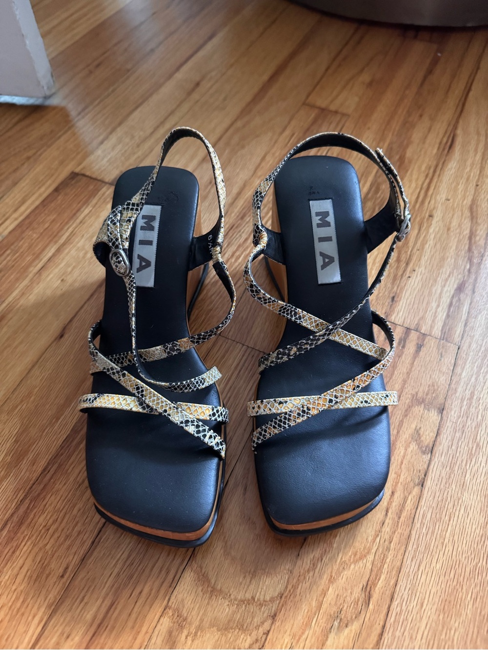 Y2K vintage platform wedges